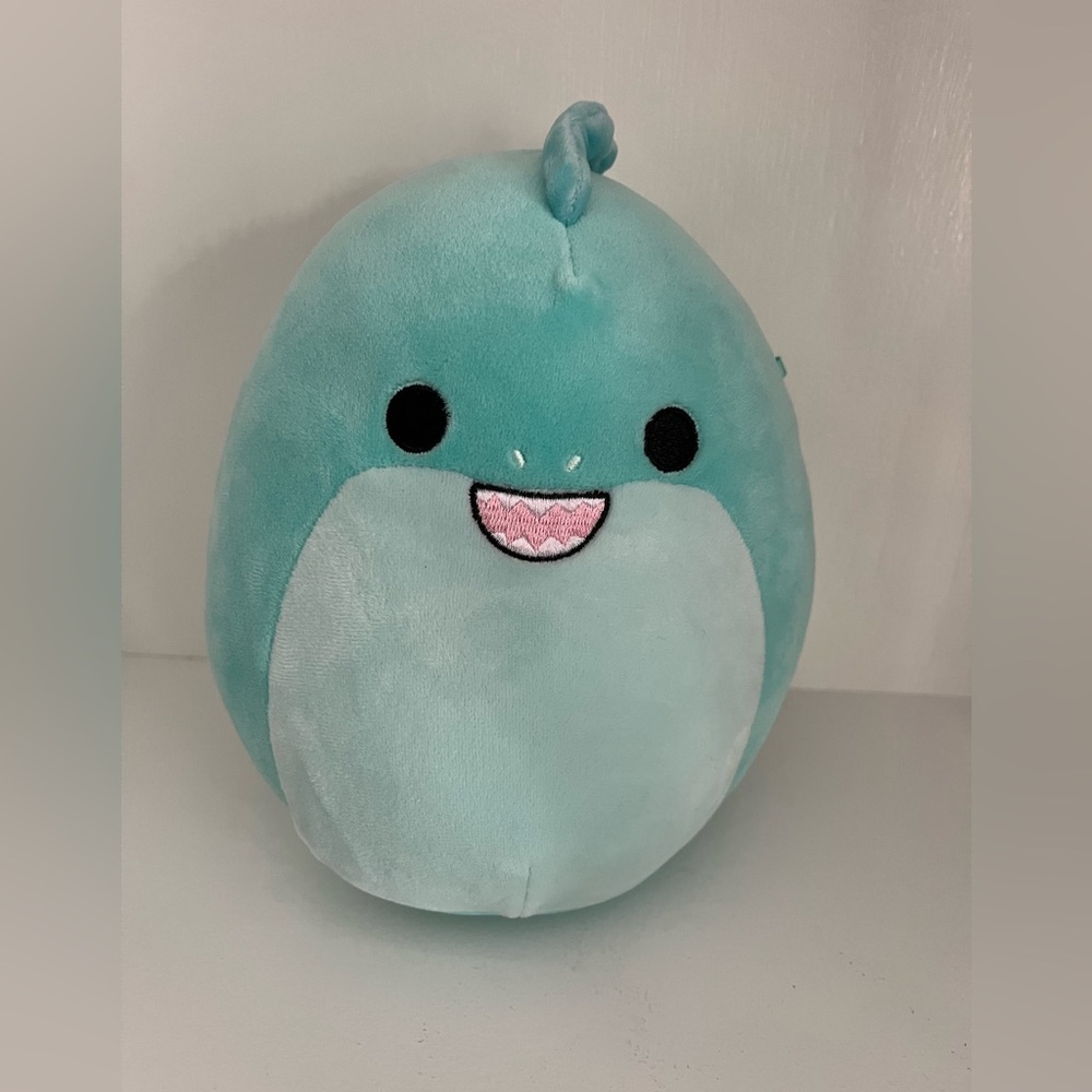Essy the Blue Eel Squishmallow 7.5 inch Kellytoy cute and cuddly teal eel
